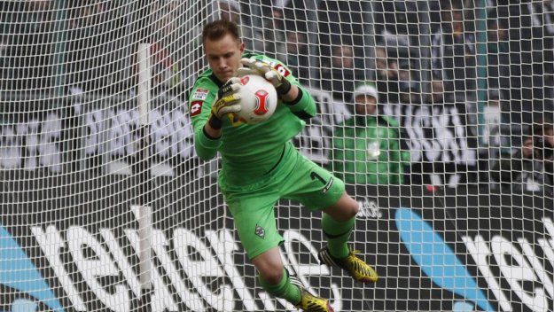 Трансферът на Тер Стеген пред провал