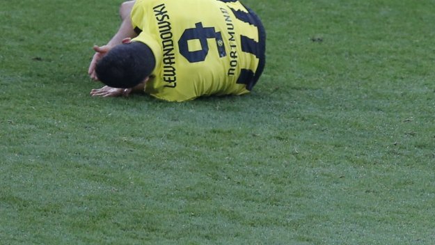 Левандовски: Вече играят грубо срещу мен, искам съдиите да ме пазят