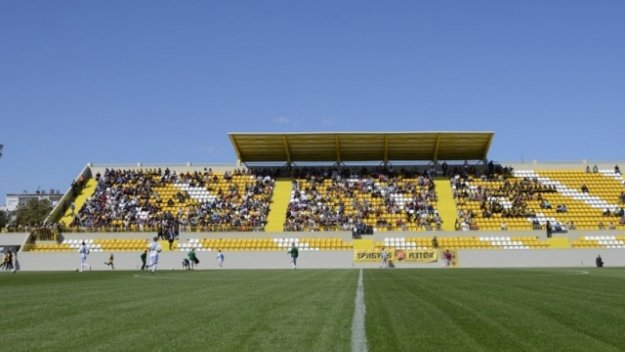 "Канарчетата" отлитат от Колежа