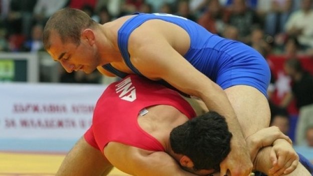 Злато, два сребърни медала и бронз за борците ни