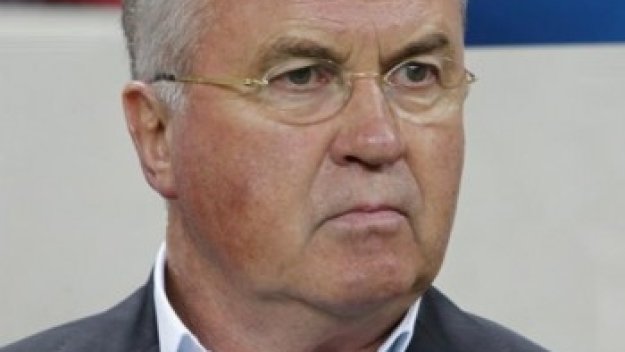Хидинк напусна Анжи, спрягат го за "Камп Ноу"