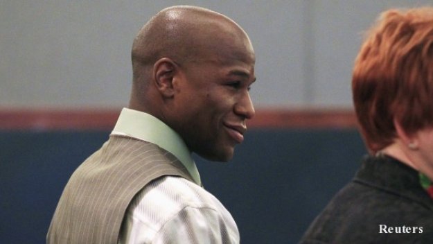 Флойд Мейуедър се нареди до Майк Тайсън