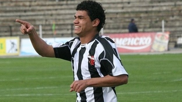 Даксон с минимална заплата в Локо Пд