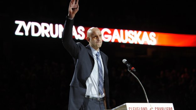 ЛеБрон почете Зидрунас Илгаускас