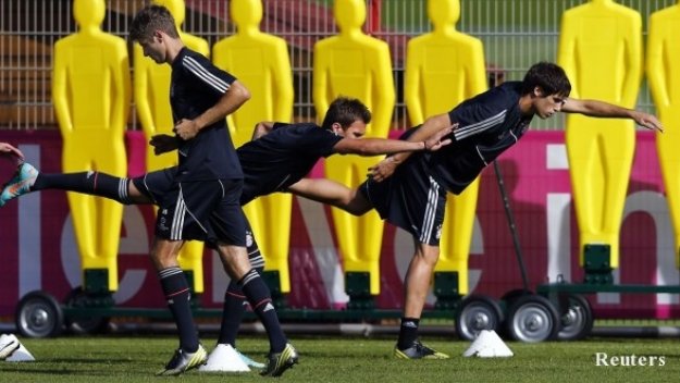 Хьонес: Не искаме от Мартинес да играе като Меси или Роналдо