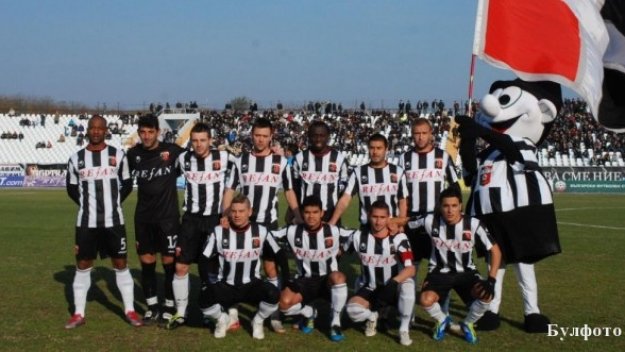 Локо Пловдив разби Светкавица