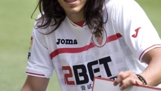 Севиля ще откупи Касерес от Барса