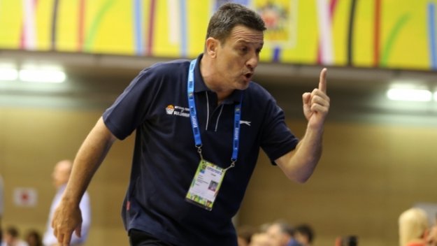 Георги Младенов би шута на трима пияници