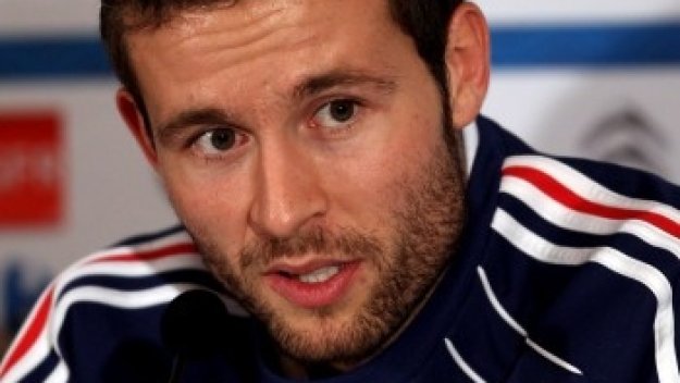 Трети футболист на Нюкасъл няма да лети за САЩ, заради визови проблеми