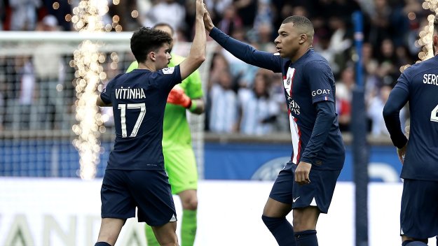 Ненаситни: ПСЖ лапа милиони от турне в Япония