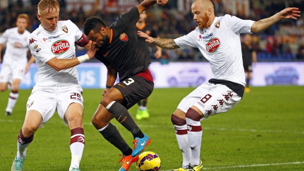 Кристъл Палас връща Ашли Коул в Англия