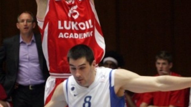 Лукойл грабна 9-а поредна титла