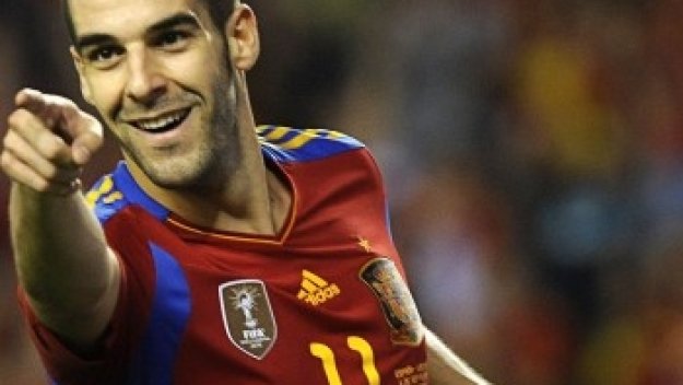 Негредо остава в Севиля до 2016