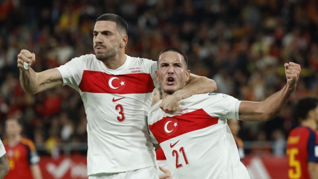 Турция не се даде на Ла Фурия и измъкна 2:2 в Севиля