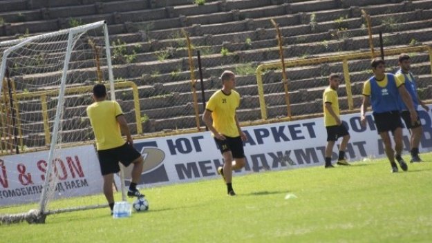 Ботев Пловдив си осигури бивш национал