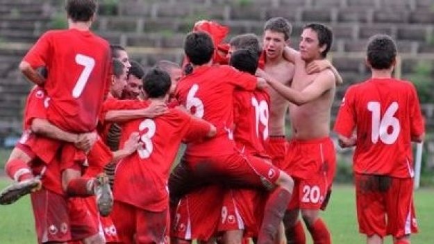 Скандал! Треньорът на ЦСКА изхвърлен, изнудвал майка на дете за секс