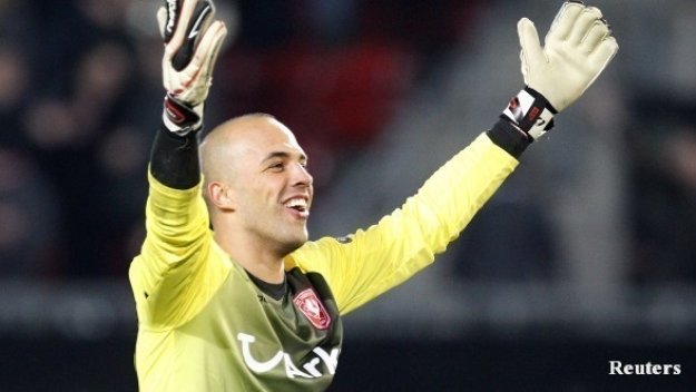 Ники Михайлов закопа Твенте, пусна нелеп гол и още два 