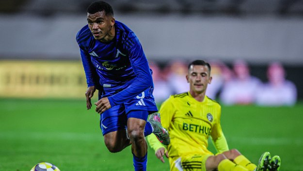 Продават ли играчи за милиони? От Левски разкриха истината за звездите си