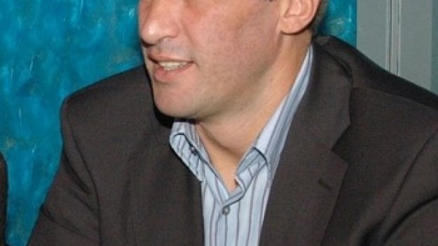Синът на Емо Кременлиев подписа с Банско