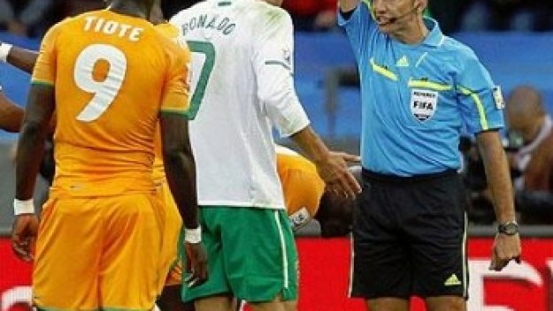 ФИФА потвърди картона на Роналдо