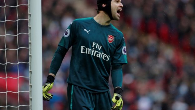 И Чех подсмърча: Феновете на Арсенал с право са бесни