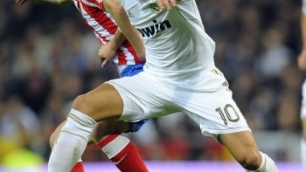 Жозе дърпа ушите на Месут Йозил