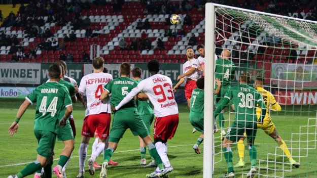 Инцидент! Катастрофира автобус с отбор от родната Първа лига