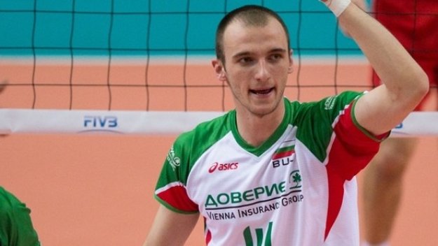 Волейболен национал с контузия в коляното