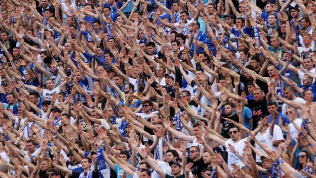 Феновете на Левски се заядоха с Лудогорец