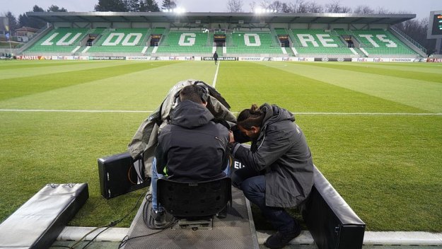 Тревата на Лудогорец боледува