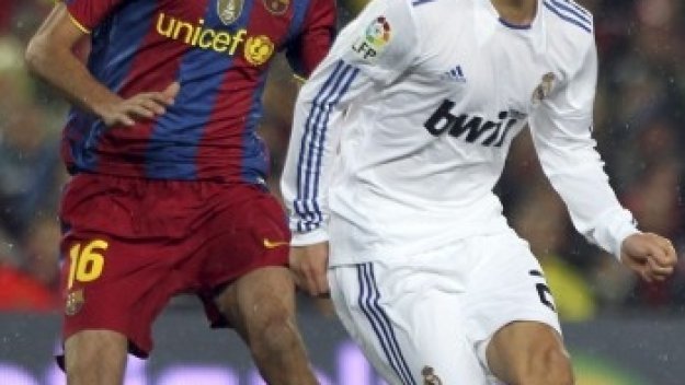 Проблеми с новия договор на Бускетс