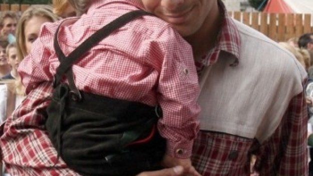 Официално: Клаудио Писаро се върна в Байерн Мюнхен