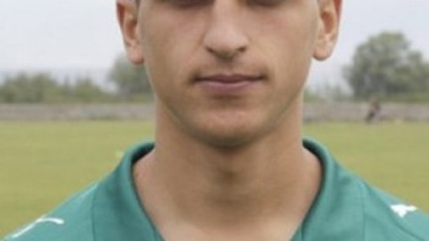 Още едно &quot;орле&quot; кацна в стана на Бай Гроздан