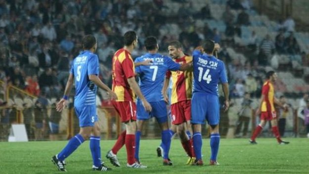 Мечо и Бибишков герои за Апоел (Рамат Ган), вкараха по един гол