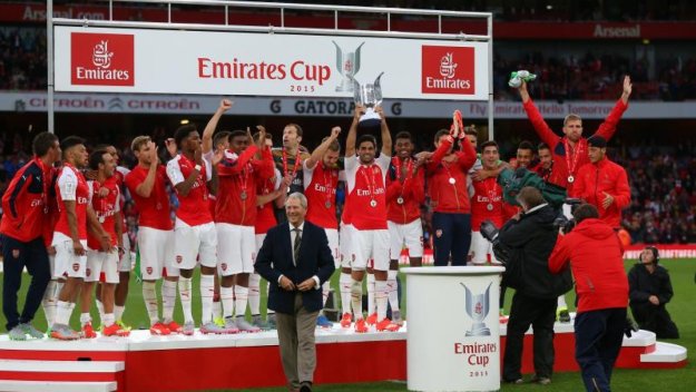 Арсенал отстъпи на Севиля, но спечели "Емирейтс Къп"