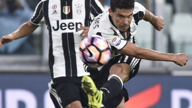 По стъпките на Валери Божинов: И Ернанес избяга от Китай