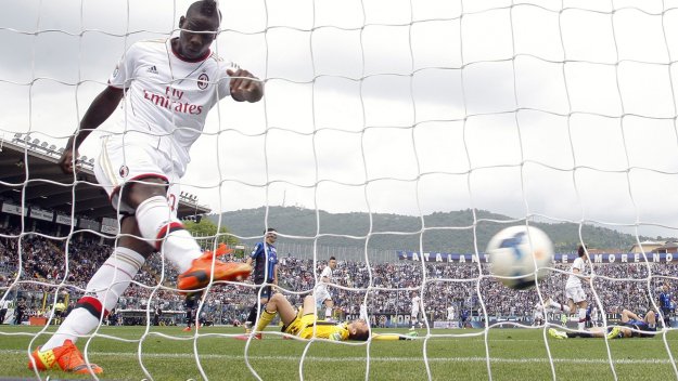 Балотели и брат му линчували крадец