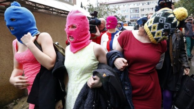 По бързата процедура: 15 дни затвор за членовете на "Пуси райът"