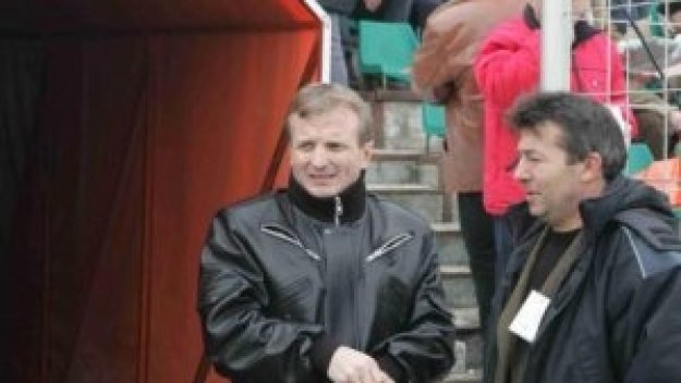 Гриша Ганчев дарява легла на сираци в ловешко