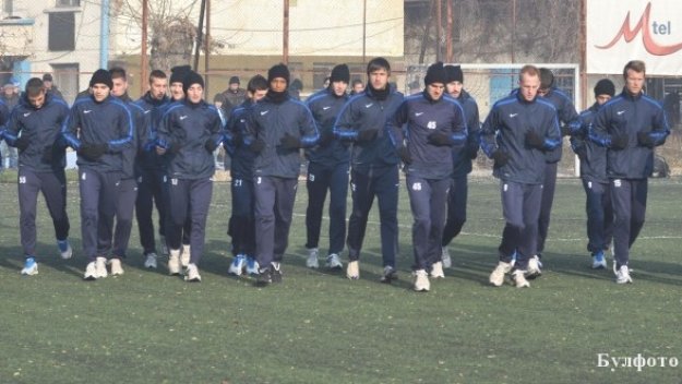 Купонджиите в Левски пили официално