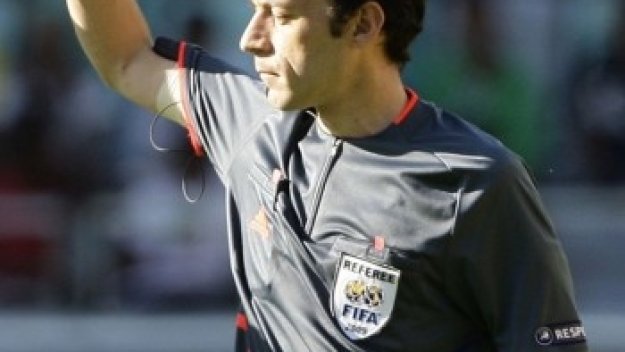 Турски съдия ще свири на Барса и Челси