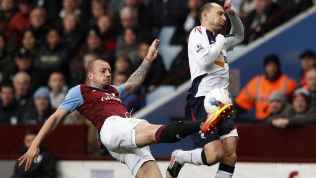 Болтън се издъни у дома