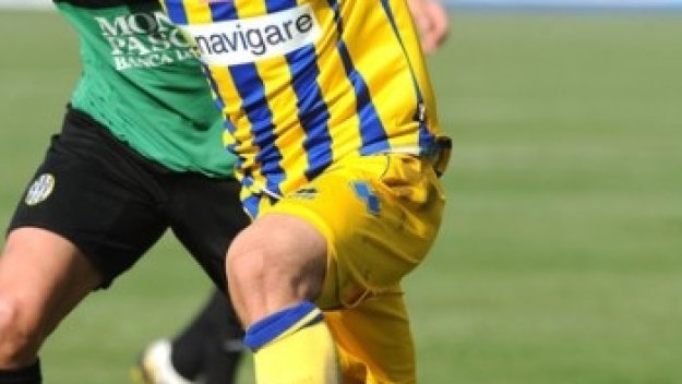 Наполи взе звезда на Парма