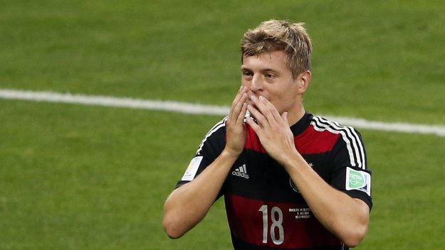 Кроос взима №8 на "Бернабеу"