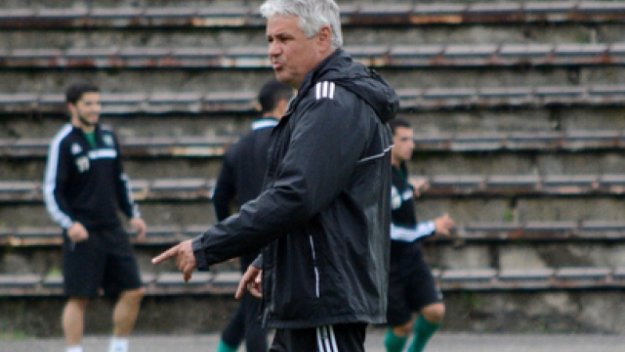 Стойчо Стоев разкритикува "орлите" въпреки 2:0 над Хартс