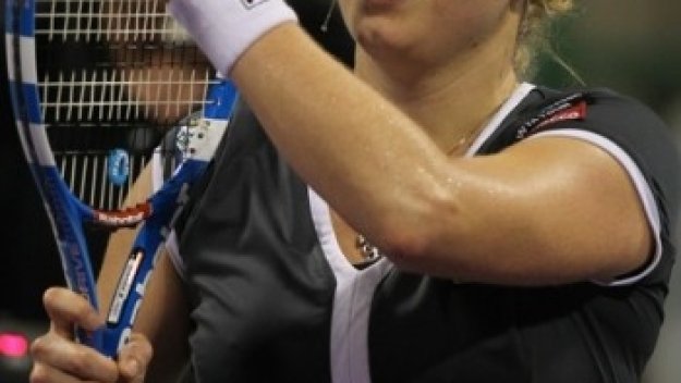 Клайстерс и Возняцки ще спорят за титлата в Доха