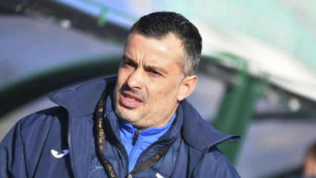 След дузпа и два червени картона: Дунав измъкна равен в Румъния