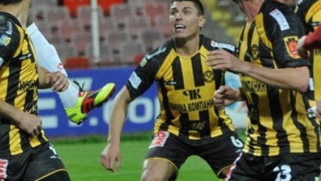 Миньор Перник ще домакинства в София