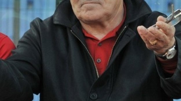 Чичо Митко: Ако не дойдат нови играчи, ще залагам на младите
