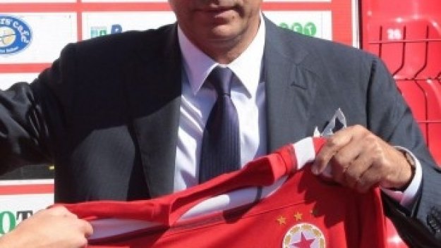 ЦСКА плаща по две заплати на натирените футболисти